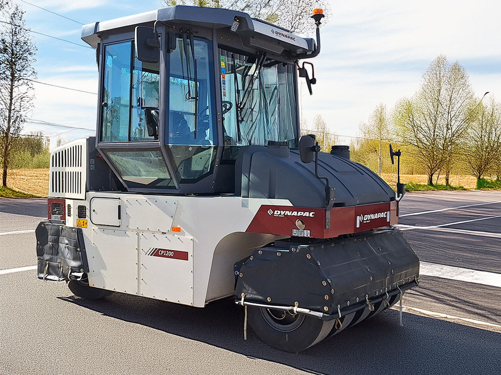 DYNAPAC CP1200W - Gummiradwalze: das Bild 1 DYNAPAC CP1200W - Gummiradwalze: das Bild 1