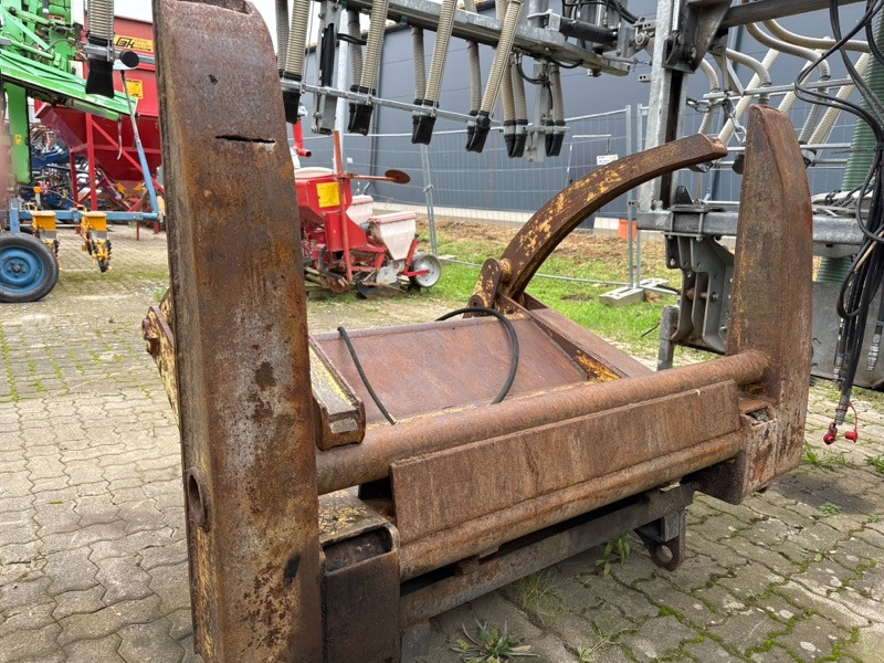 JCB Stammgreifer - Lader: das Bild 2 JCB Stammgreifer - Lader: das Bild 2