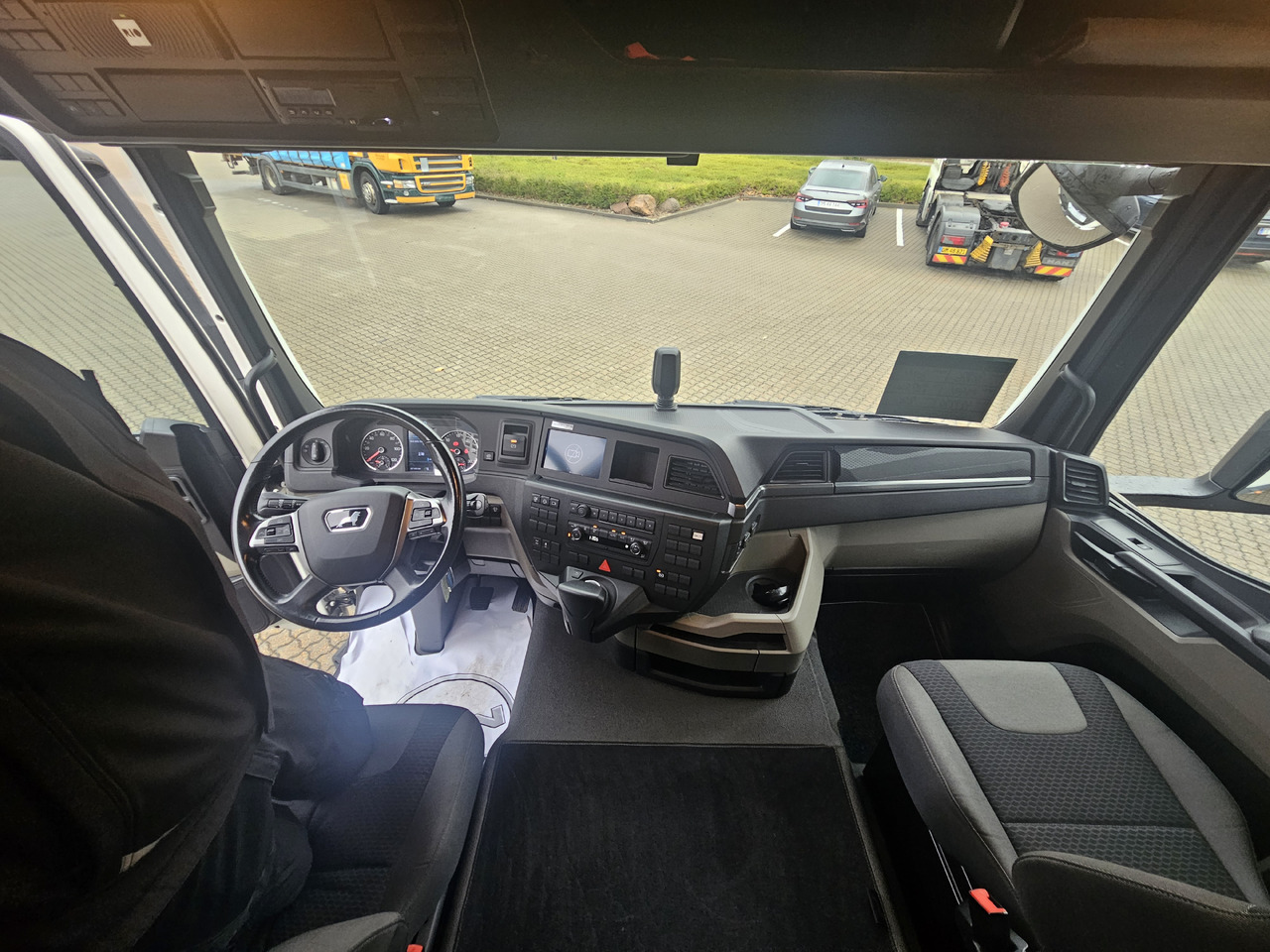 Plane LKW MAN TGL 12.250: das Bild 17 Plane LKW MAN TGL 12.250: das Bild 17