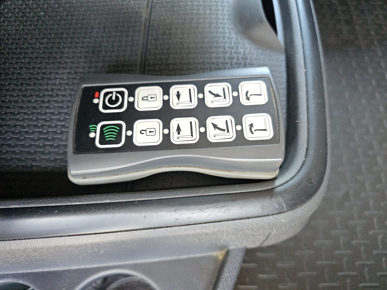 Abrollkipper Scania R560: das Bild 23