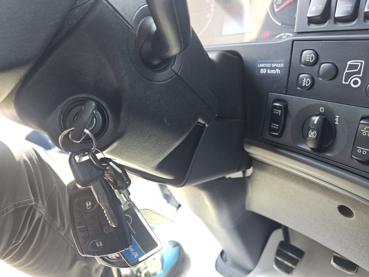 Abrollkipper Scania R560: das Bild 30