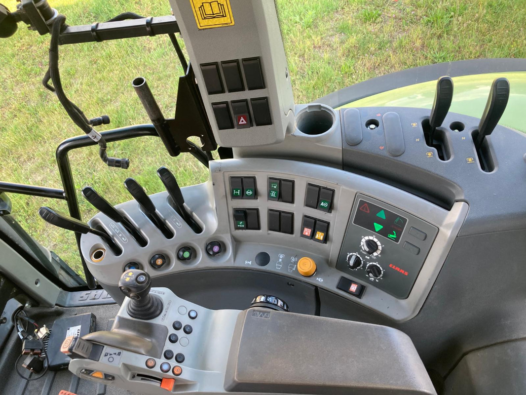 CLAAS Axion 840 - Traktor: das Bild 5 CLAAS Axion 840 - Traktor: das Bild 5