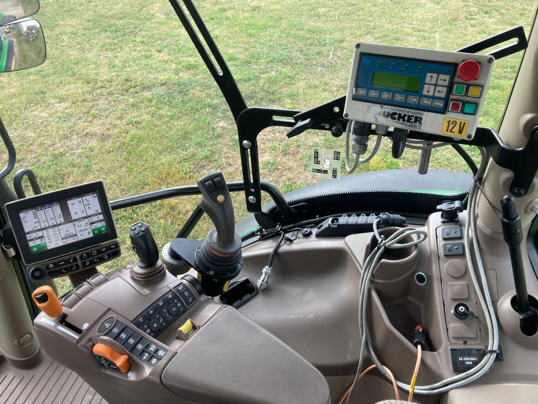 John Deere 6110R - Traktor: das Bild 3 John Deere 6110R - Traktor: das Bild 3