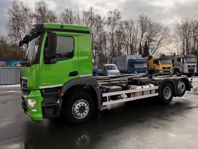 Mercedes-Benz Arocs 2643 Mit Meiller Abrollkipper Top - Abrollkipper: das Bild 1 Mercedes-Benz Arocs 2643 Mit Meiller Abrollkipper Top - Abrollkipper: das Bild 1
