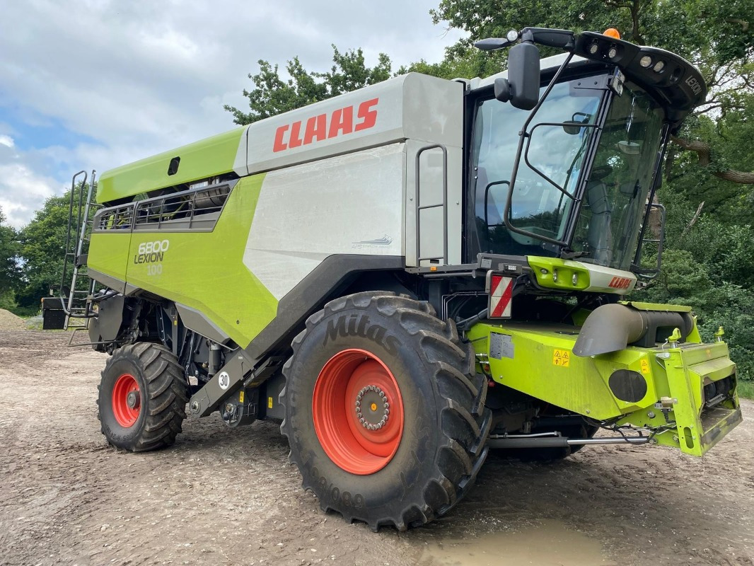 CLAAS Lexion 6800 mit Vario 930 Schneidwerk - Mähdrescher: das Bild 1 CLAAS Lexion 6800 mit Vario 930 Schneidwerk - Mähdrescher: das Bild 1