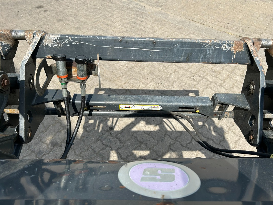 Traktor John Deere 6105 RC: das Bild 9