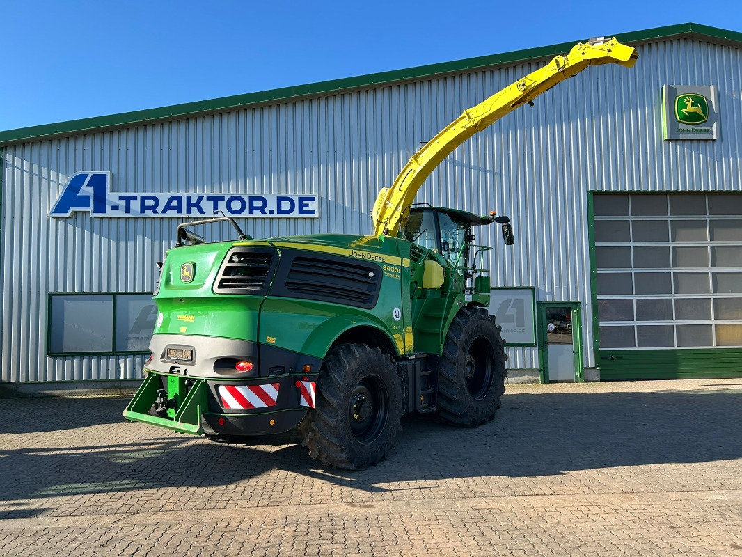 John Deere 8400i - Erntemaschine: das Bild 2 John Deere 8400i - Erntemaschine: das Bild 2