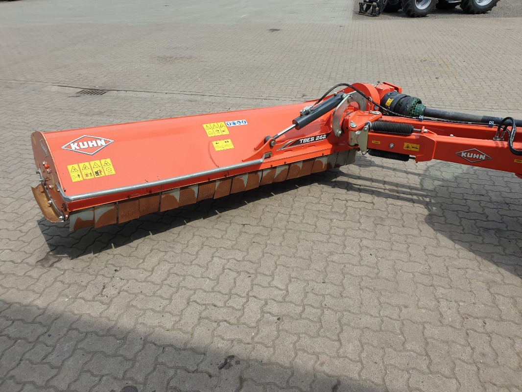 Kuhn TBES 262 **NEUE SCHLEGEL, WELLE NEU GEWUCHTET** - Schlegelmäher: das Bild 2 Kuhn TBES 262 **NEUE SCHLEGEL, WELLE NEU GEWUCHTET** - Schlegelmäher: das Bild 2