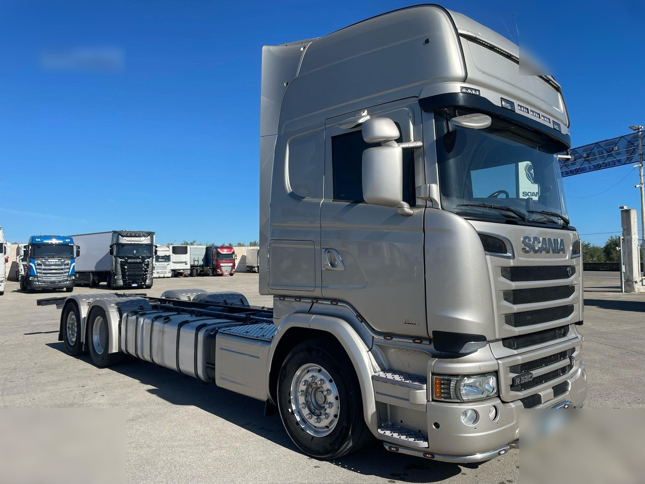 SCANIA R580 - Fahrgestell LKW: das Bild 2 SCANIA R580 - Fahrgestell LKW: das Bild 2