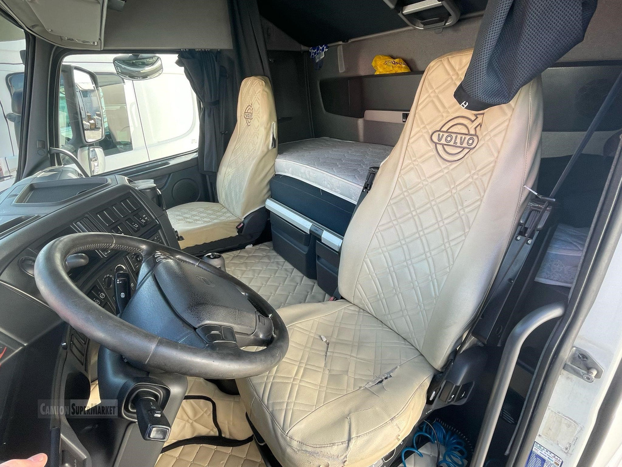 VOLVO FH12 - Sattelzugmaschine: das Bild 5 VOLVO FH12 - Sattelzugmaschine: das Bild 5