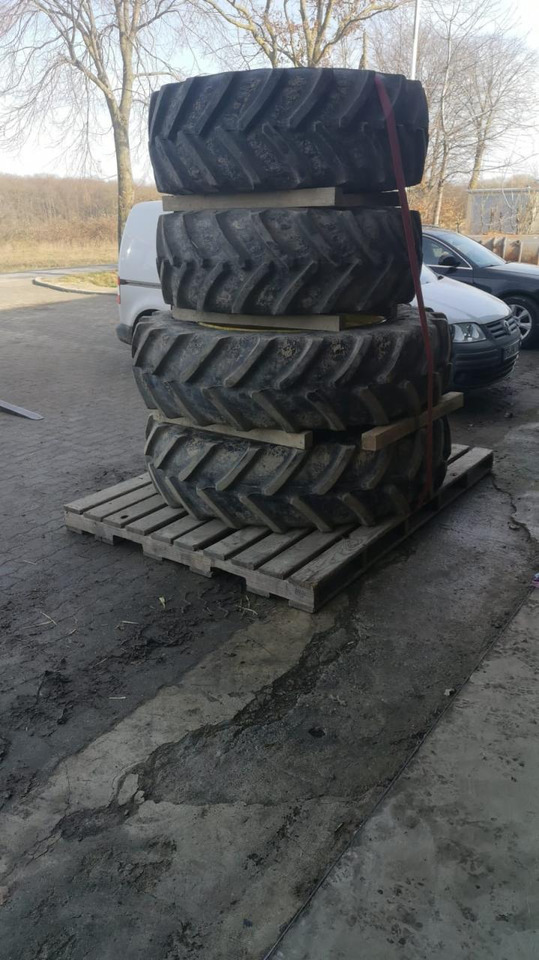 Firestone 460/85R42 480/70R30 - Reifen: das Bild 1 Firestone 460/85R42 480/70R30 - Reifen: das Bild 1