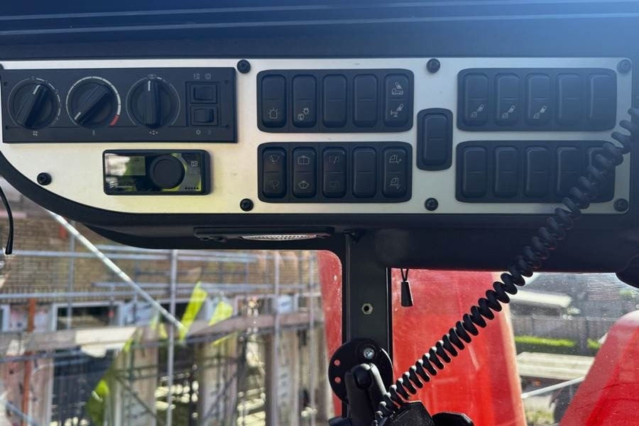 All-Terrain Kran Demag AC220-5 Dutch Registration, 10x6x10, 220t Capacity: das Bild 21