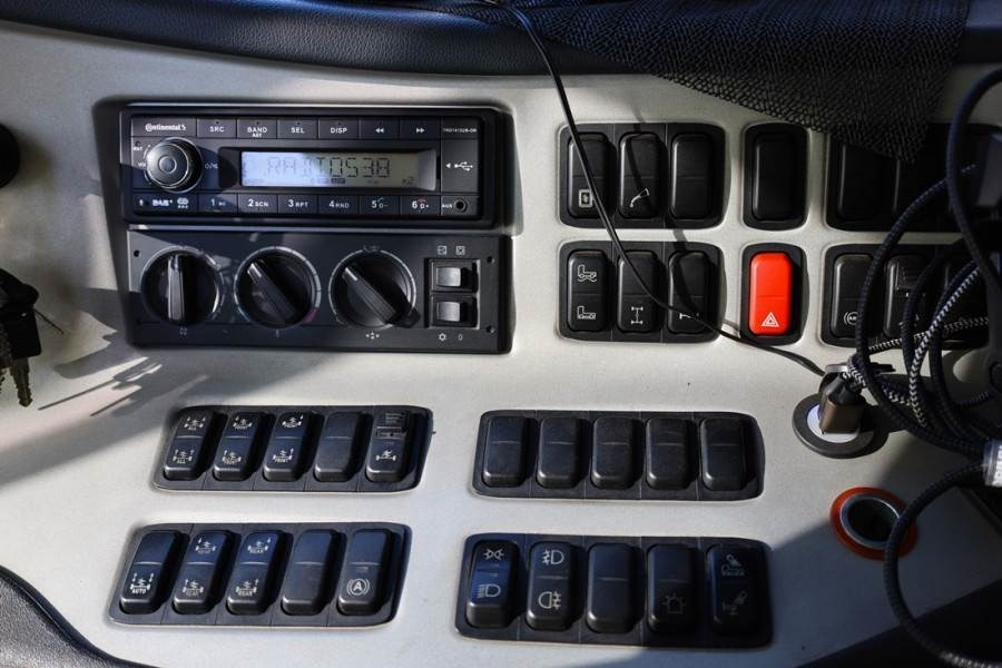 All-Terrain Kran Demag AC220-5 Dutch Registration, 10x6x10, 220t Capacity: das Bild 22