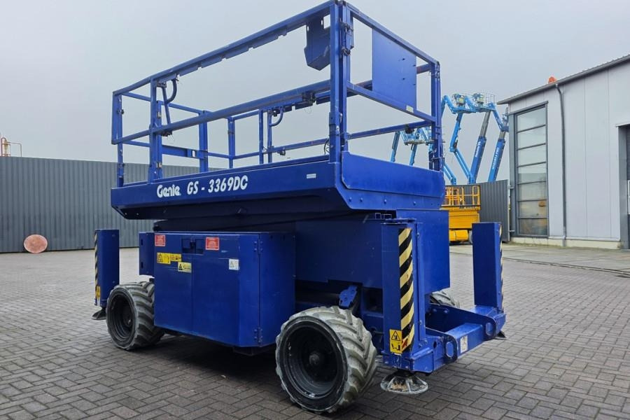 Genie GS3369DC Electric, 11.9m Working Height, 454kg Cap - Scherenbühne: das Bild 2 Genie GS3369DC Electric, 11.9m Working Height, 454kg Cap - Scherenbühne: das Bild 2