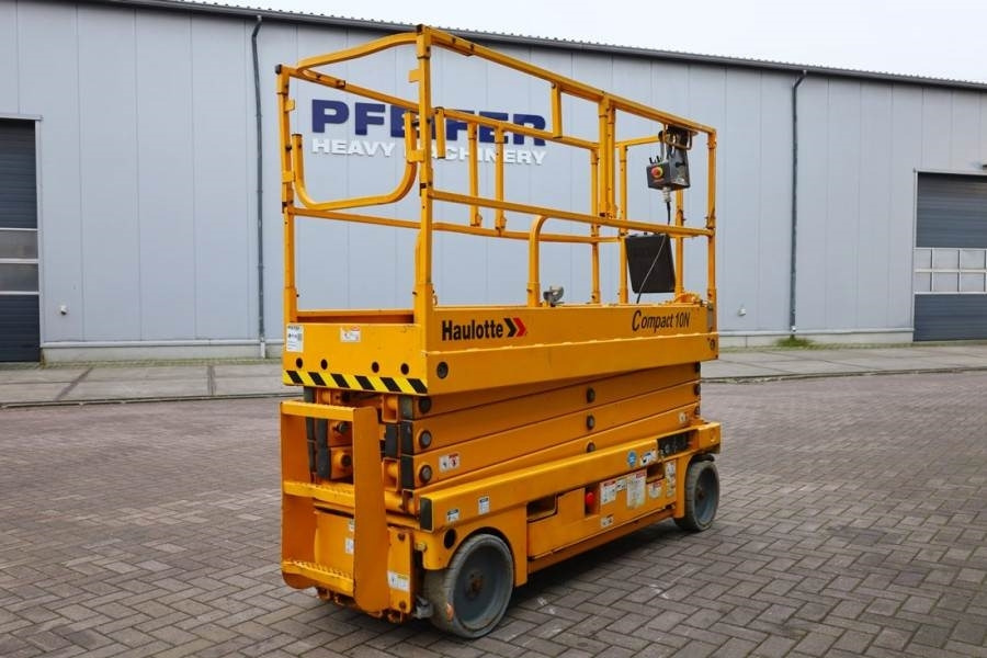 Haulotte Compact 10N Electric, 10m Working Height, 230kg Ca - Scherenbühne: das Bild 2 Haulotte Compact 10N Electric, 10m Working Height, 230kg Ca - Scherenbühne: das Bild 2