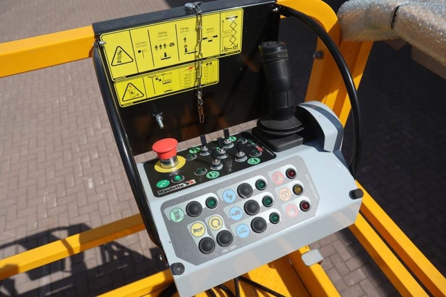 Haulotte Compact 12DX Valid Inspection, *Guarantee! Diesel, - Scherenbühne: das Bild 4 Haulotte Compact 12DX Valid Inspection, *Guarantee! Diesel, - Scherenbühne: das Bild 4