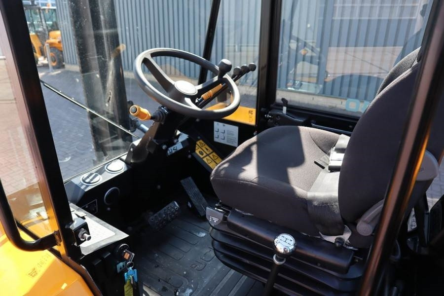 JCB 940-4 T4 Valid inspection, *Guarantee! Diesel, 4x4 - Geländestapler: das Bild 4 JCB 940-4 T4 Valid inspection, *Guarantee! Diesel, 4x4 - Geländestapler: das Bild 4