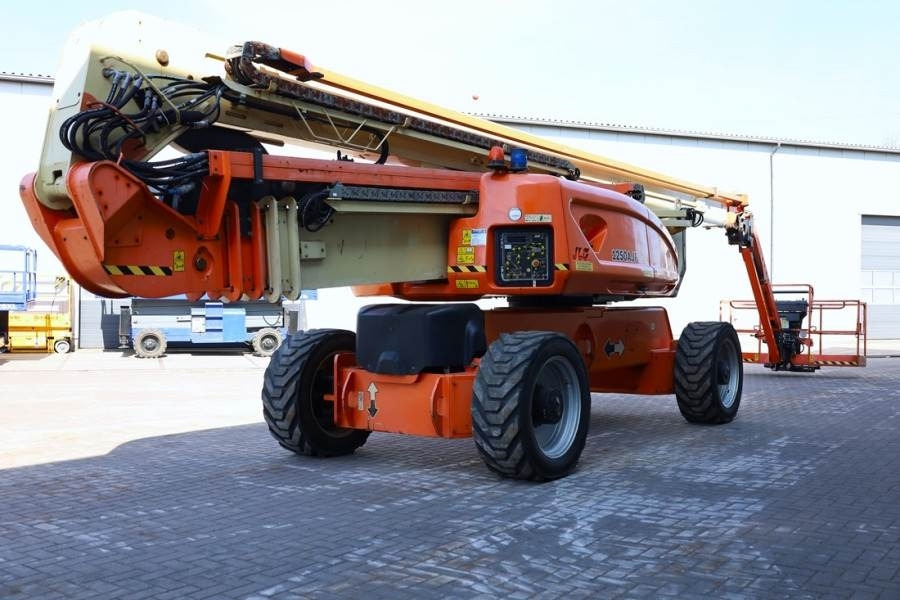 JLG 1250AJP Diesel, 4x4x4 Drive, 40.1m Working Height, - Gelenkarmbühne: das Bild 2 JLG 1250AJP Diesel, 4x4x4 Drive, 40.1m Working Height, - Gelenkarmbühne: das Bild 2