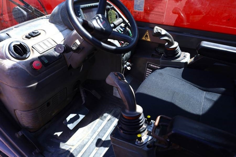 Manitou MRT3050 PRIVILEGE Diesel, 4x4 Drive And 4-Wheel St - Teleskoplader: das Bild 4 Manitou MRT3050 PRIVILEGE Diesel, 4x4 Drive And 4-Wheel St - Teleskoplader: das Bild 4