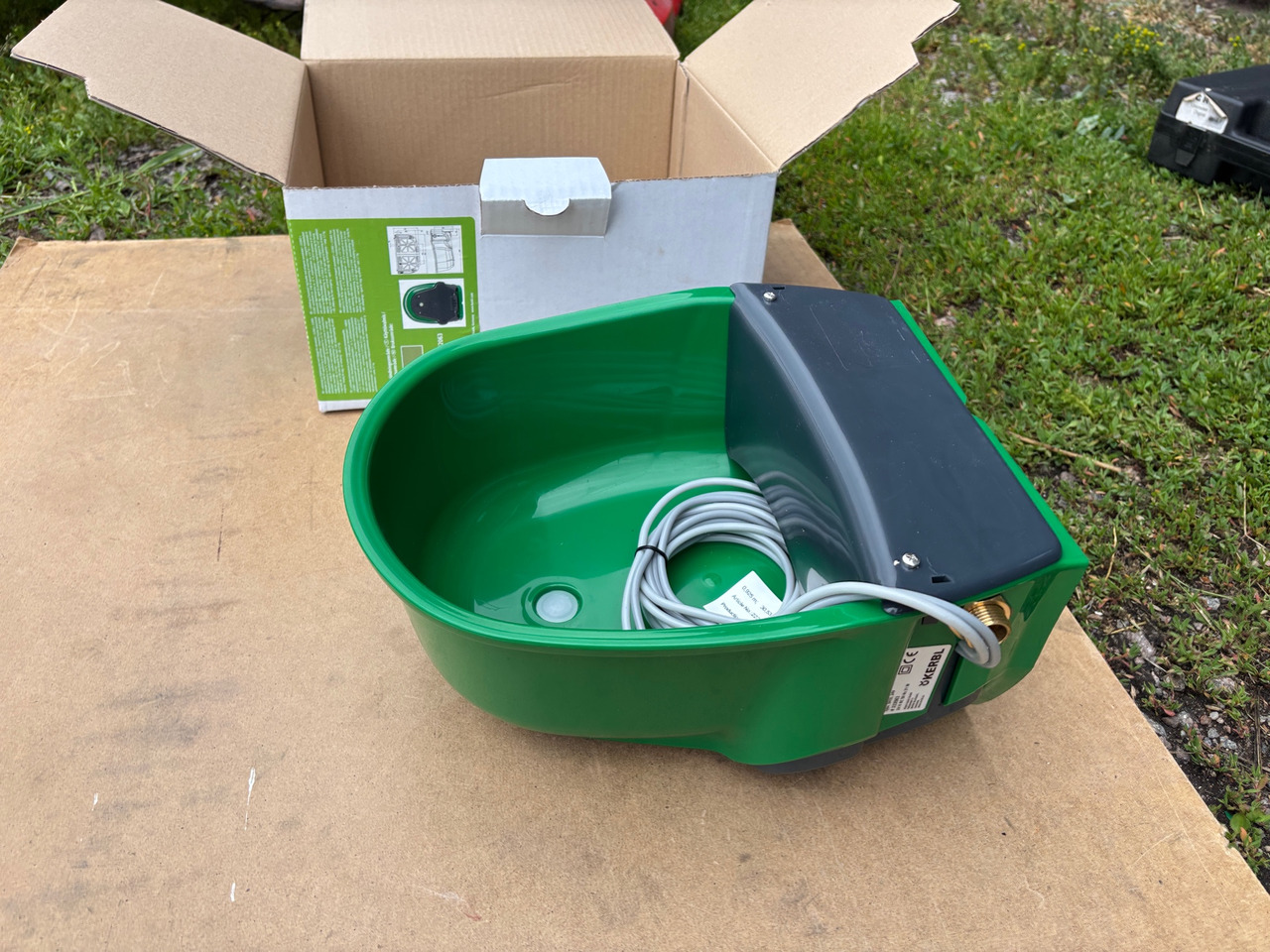 Kerbl 5 liter - Anbauteil für Landmaschine: das Bild 1 Kerbl 5 liter - Anbauteil für Landmaschine: das Bild 1