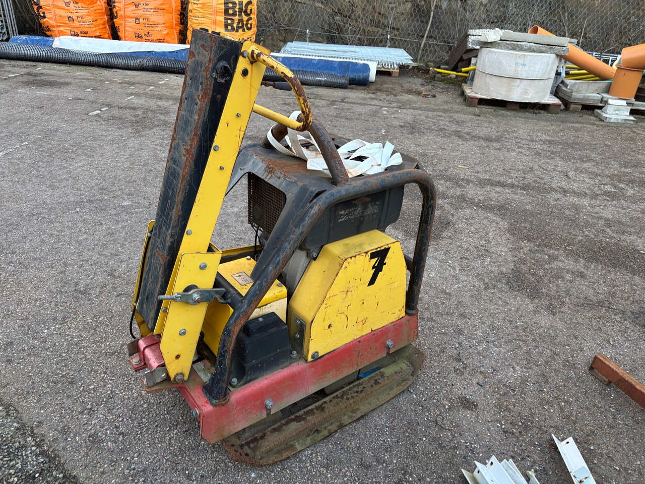 Dynapac LG 500 - Rüttelplatte: das Bild 1 Dynapac LG 500 - Rüttelplatte: das Bild 1