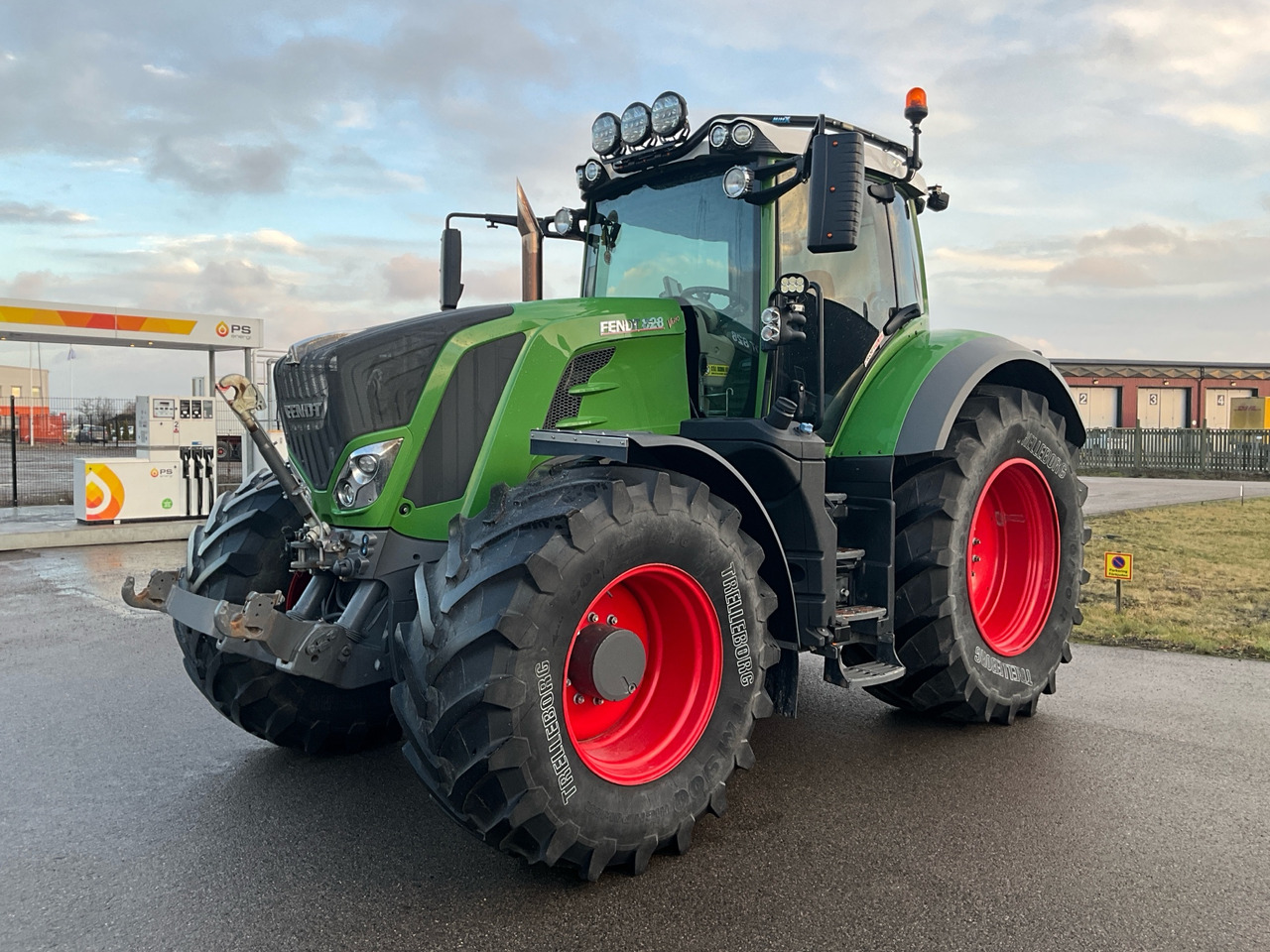 Fendt 828 Vario - Traktor: das Bild 1 Fendt 828 Vario - Traktor: das Bild 1