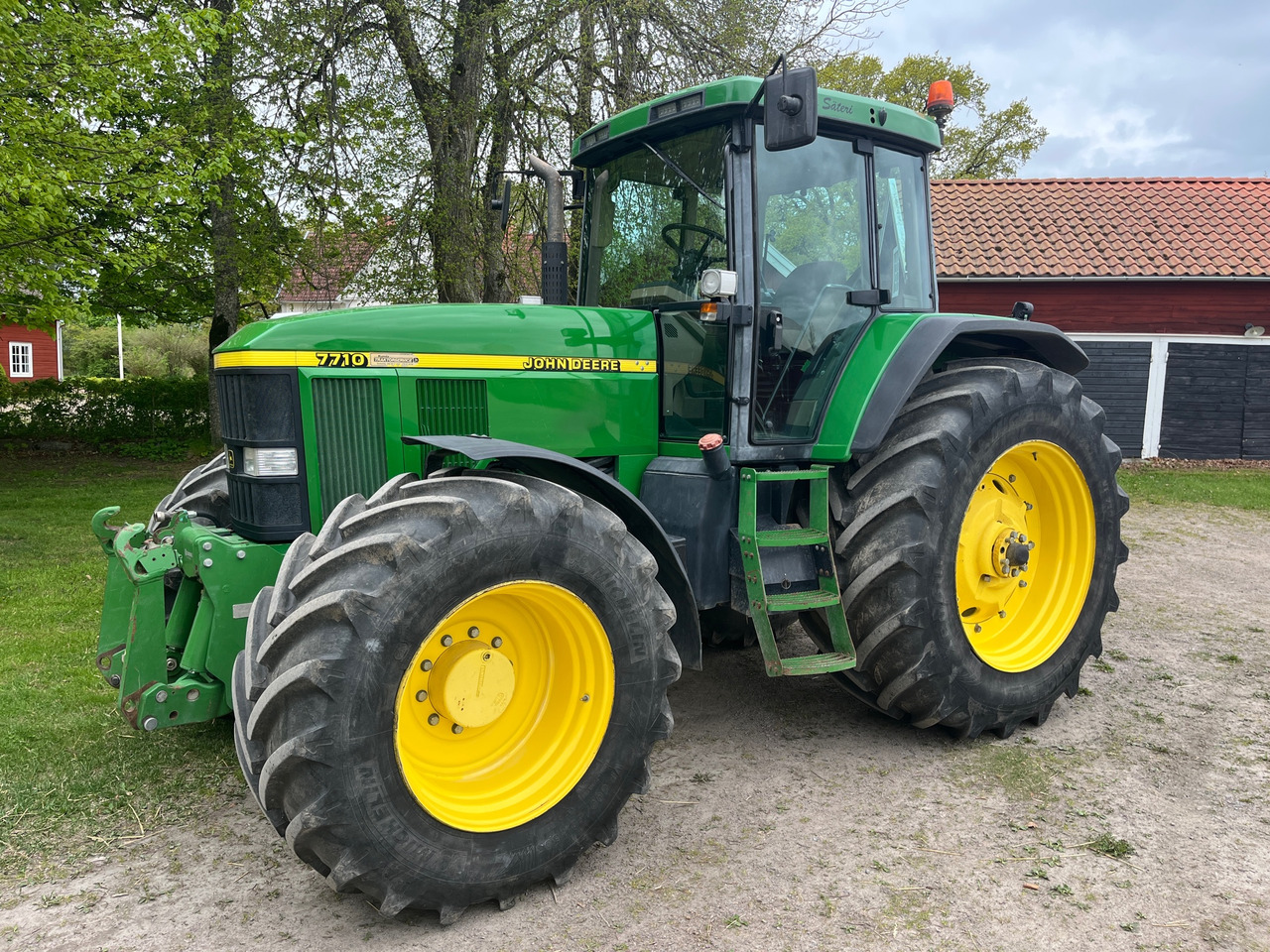John Deere 7710 - Traktor: das Bild 1 John Deere 7710 - Traktor: das Bild 1