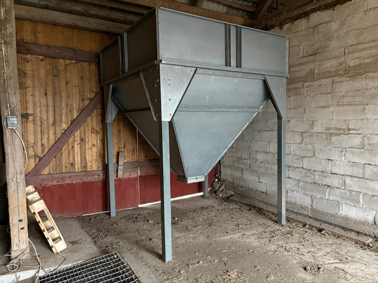 Tornrum - Landmaschine: das Bild 1 Tornrum - Landmaschine: das Bild 1