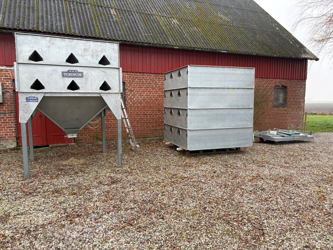 Tornum TE2-126 - Landmaschine: das Bild 1 Tornum TE2-126 - Landmaschine: das Bild 1