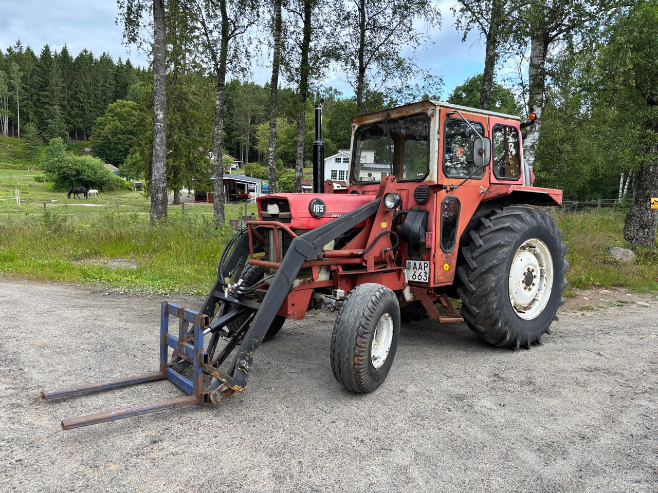 Massey Ferguson 165 - Traktor: das Bild 1 Massey Ferguson 165 - Traktor: das Bild 1