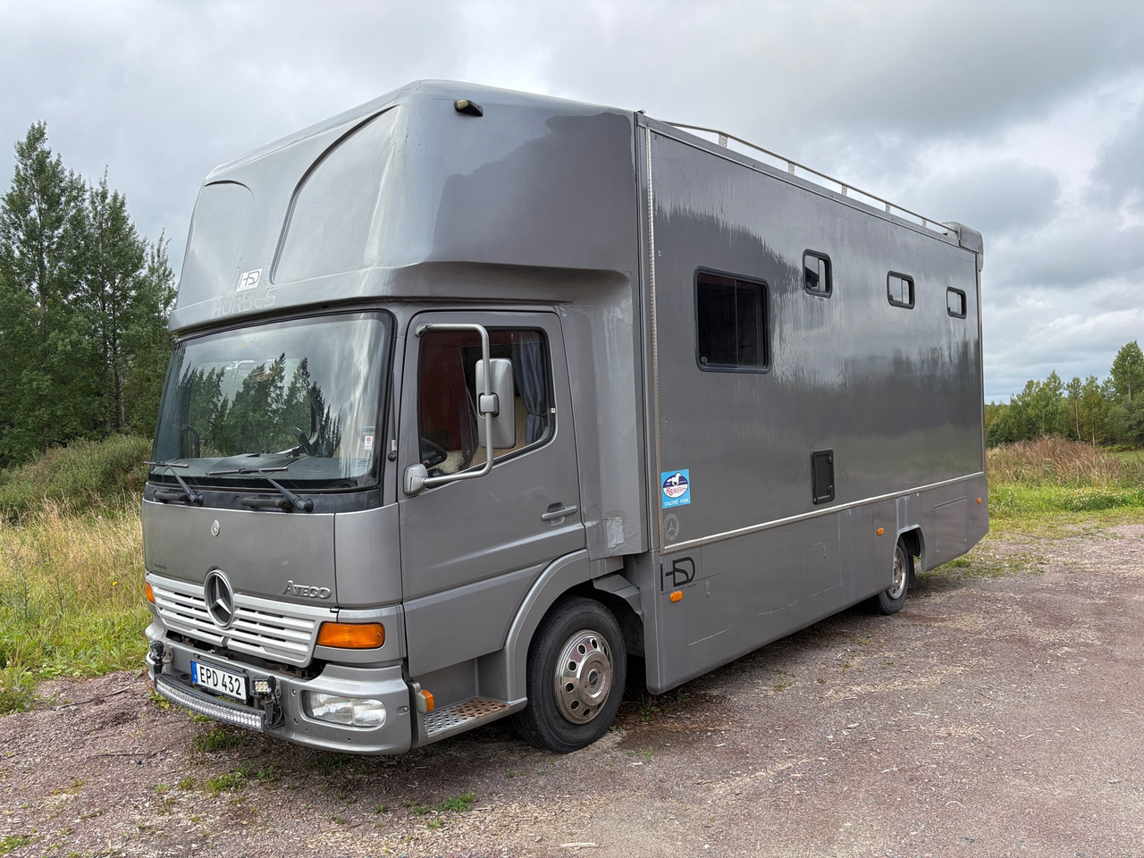 Mercedes-Benz 816 Atego - Pferdetransporter: das Bild 1 Mercedes-Benz 816 Atego - Pferdetransporter: das Bild 1