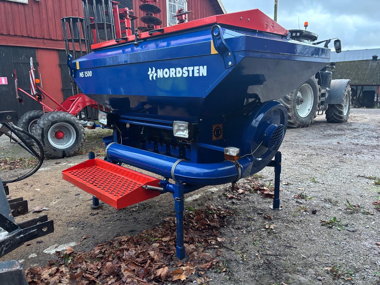 Nordsten NS 1500 - Düngerstreuer: das Bild 1 Nordsten NS 1500 - Düngerstreuer: das Bild 1