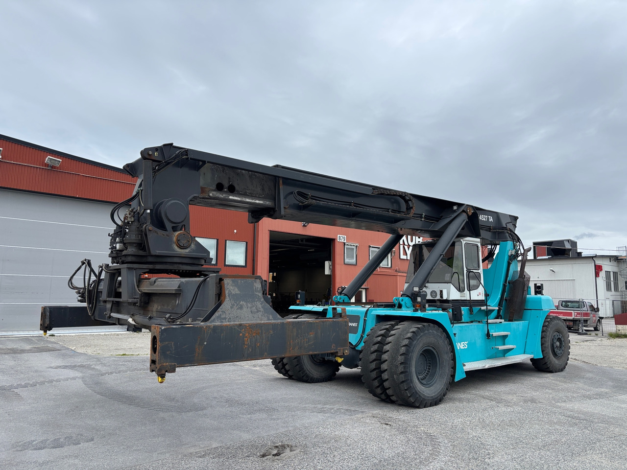 SMW Silverdalens SC 4527TA5 - Reach stacker: das Bild 1 SMW Silverdalens SC 4527TA5 - Reach stacker: das Bild 1
