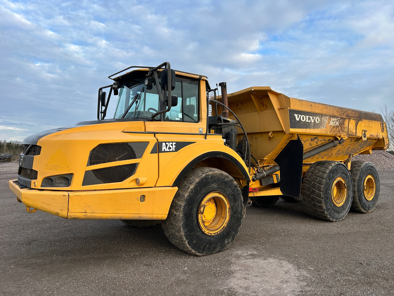 Volvo A25F - Muldenkipper/ Dumper: das Bild 1 Volvo A25F - Muldenkipper/ Dumper: das Bild 1
