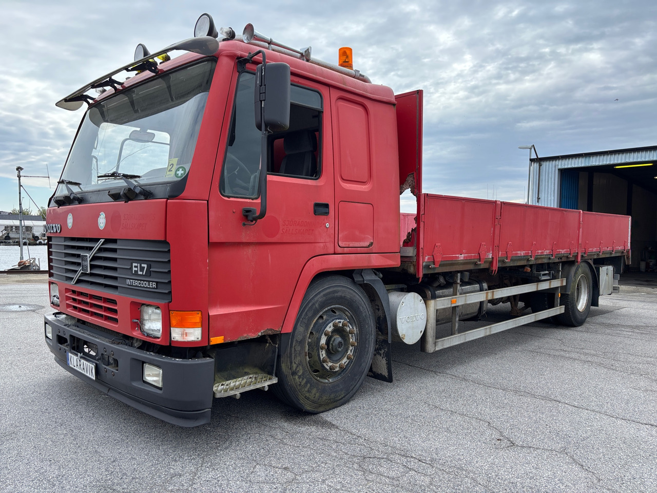 Volvo FL7 - Pritsche LKW: das Bild 1 Volvo FL7 - Pritsche LKW: das Bild 1