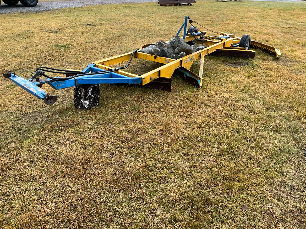 Vreten V3-220 - Baugeräte: das Bild 1 Vreten V3-220 - Baugeräte: das Bild 1