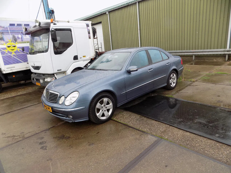 Mercedes-Benz E-Klasse 320 CDI sedan avantgarde - PKW: das Bild 1 Mercedes-Benz E-Klasse 320 CDI sedan avantgarde - PKW: das Bild 1