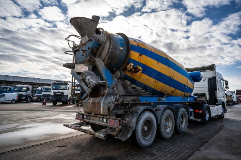 MULLER BETON MIXER/MALAXEUR/MISCHER LIEBHERR 12M3 - Auflieger: das Bild 4 MULLER BETON MIXER/MALAXEUR/MISCHER LIEBHERR 12M3 - Auflieger: das Bild 4