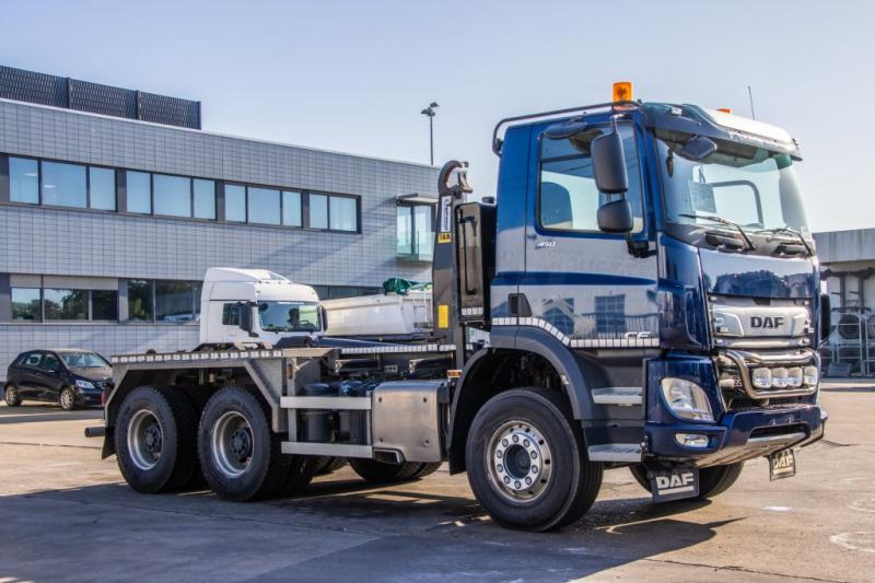 DAF CF 450+E6+INTARDER - Abrollkipper: das Bild 5 DAF CF 450+E6+INTARDER - Abrollkipper: das Bild 5