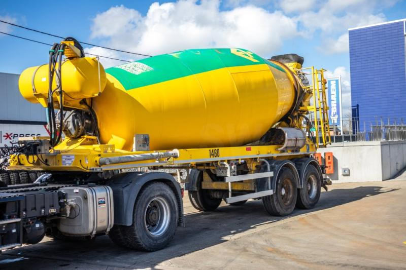DE BUF BETON MIXER/MALAXEUR/MISCHER-10M3 - Betonmischer Auflieger: das Bild 1 DE BUF BETON MIXER/MALAXEUR/MISCHER-10M3 - Betonmischer Auflieger: das Bild 1