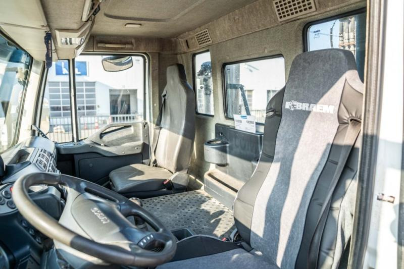 Innenraum Bild 2: Kipper, Autokran Iveco STRALIS 310- E5 + HMF 1110 K2