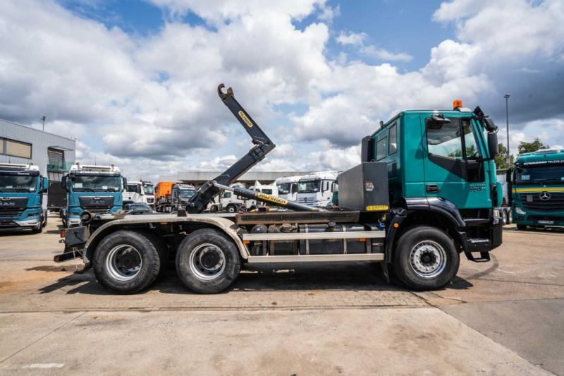Iveco TRAKKER 360-6x4-PALFINGER - Abrollkipper: das Bild 3 Iveco TRAKKER 360-6x4-PALFINGER - Abrollkipper: das Bild 3