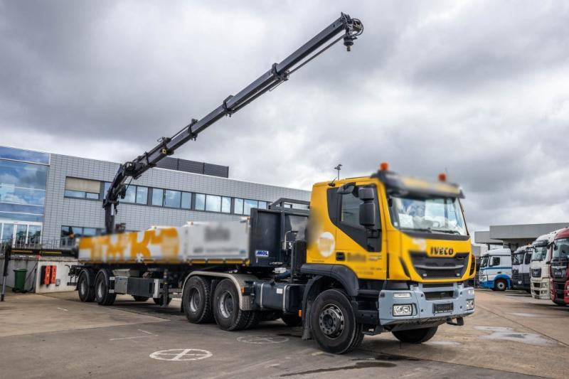 Iveco TRAKKER 450-6X4 - Pritsche LKW, Autokran: das Bild 2 Iveco TRAKKER 450-6X4 - Pritsche LKW, Autokran: das Bild 2