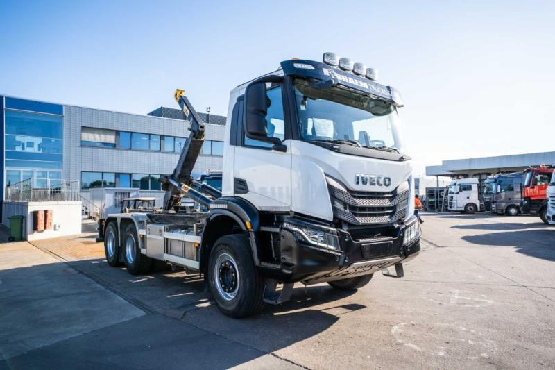 Iveco X-WAY 460 - HYVA - 91000 KM - Abrollkipper: das Bild 2 Iveco X-WAY 460 - HYVA - 91000 KM - Abrollkipper: das Bild 2