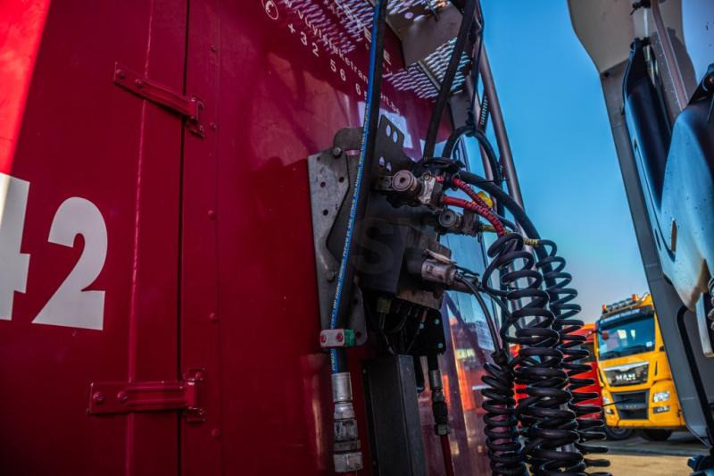 KRAKER WALKING FLOOR CF 200-92 m3 - Schubboden Auflieger: das Bild 5 KRAKER WALKING FLOOR CF 200-92 m3 - Schubboden Auflieger: das Bild 5