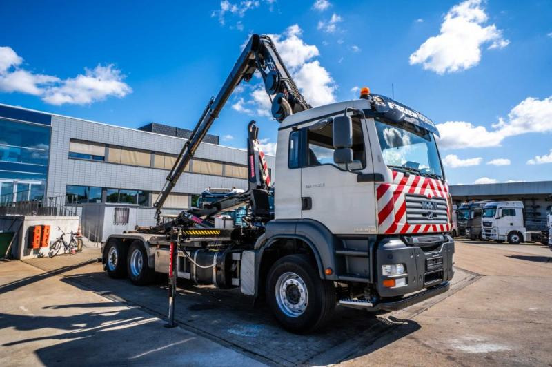 MAN TGA 26.320 BL -6X2-4+HIAB 122 E3 HIDUO - Abrollkipper, Autokran: das Bild 2 MAN TGA 26.320 BL -6X2-4+HIAB 122 E3 HIDUO - Abrollkipper, Autokran: das Bild 2