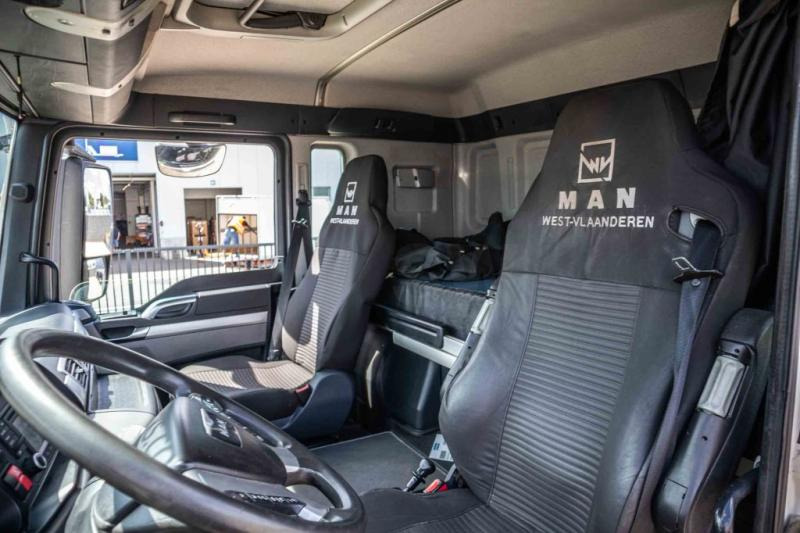 Innenraum Bild 2: Kühlkoffer LKW MAN TGS 18.320 BL -CARRIER 850-Vlees/Meat/Viande/Fleisch