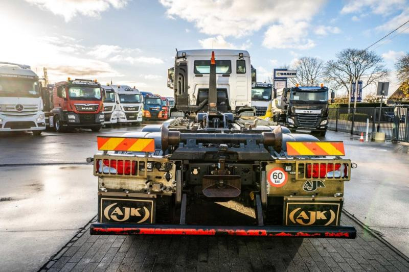 MAN TGS 33.470 BL - 64 456 KM - Abrollkipper: das Bild 5 MAN TGS 33.470 BL - 64 456 KM - Abrollkipper: das Bild 5