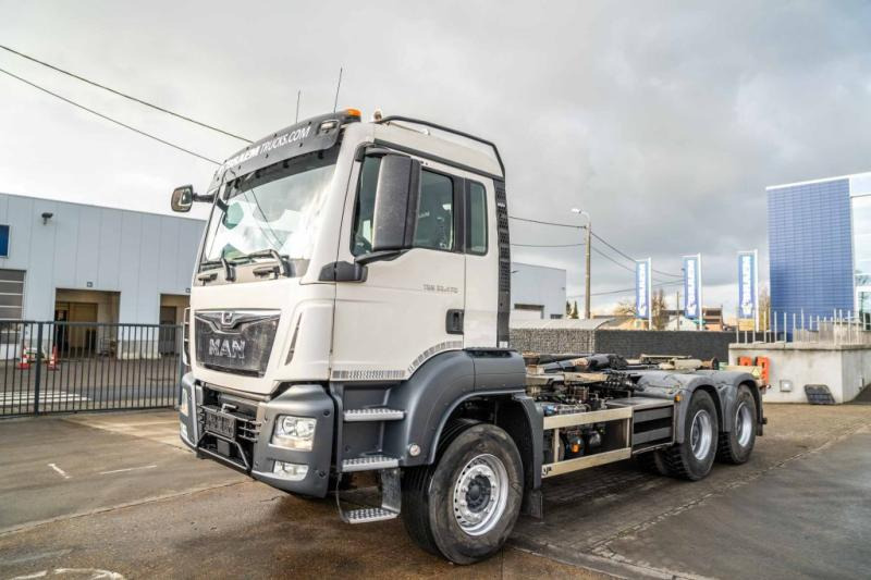 MAN TGS 33.470 BL -6X4 - Abrollkipper: das Bild 2 MAN TGS 33.470 BL -6X4 - Abrollkipper: das Bild 2
