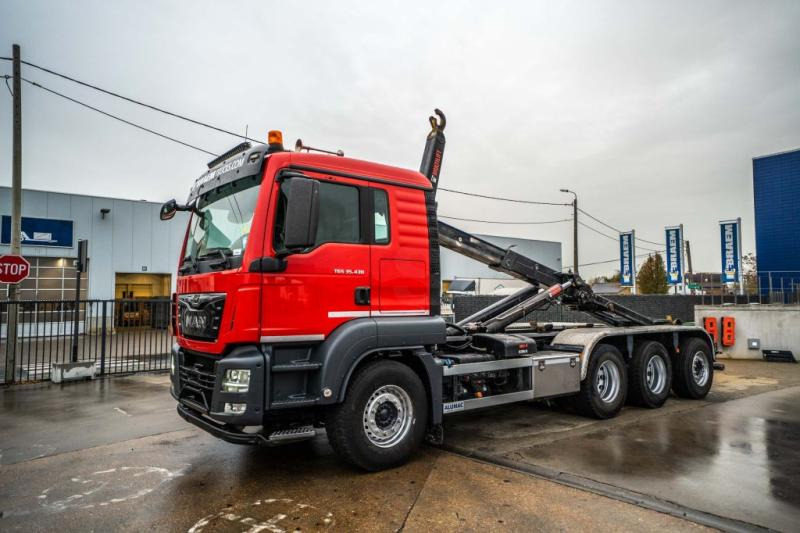 MAN TGS 35.430 BL - HIAB - Abrollkipper: das Bild 1 MAN TGS 35.430 BL - HIAB - Abrollkipper: das Bild 1